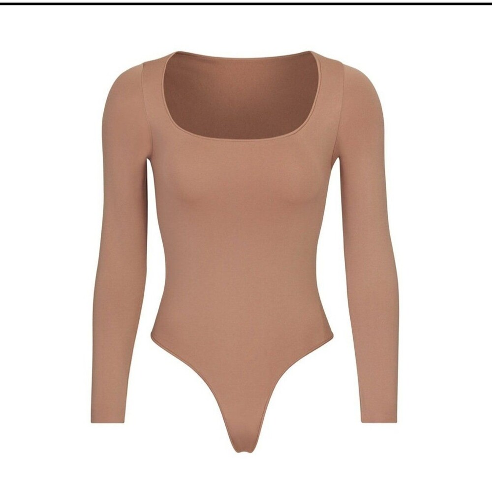 Skims Essential Long Sleeve Scoop Neck Bodysuit
